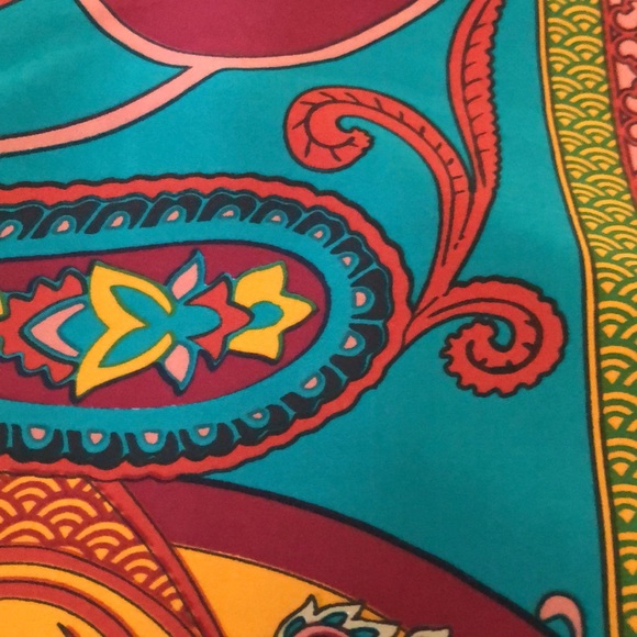 Powder Large Printed Scarf - Picture 7 of 7